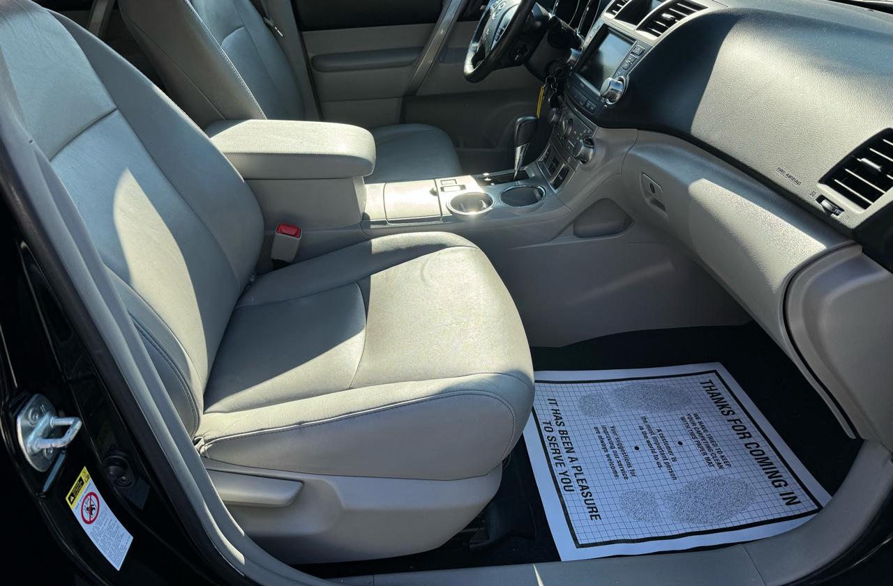 Toyota Highlander  2012
