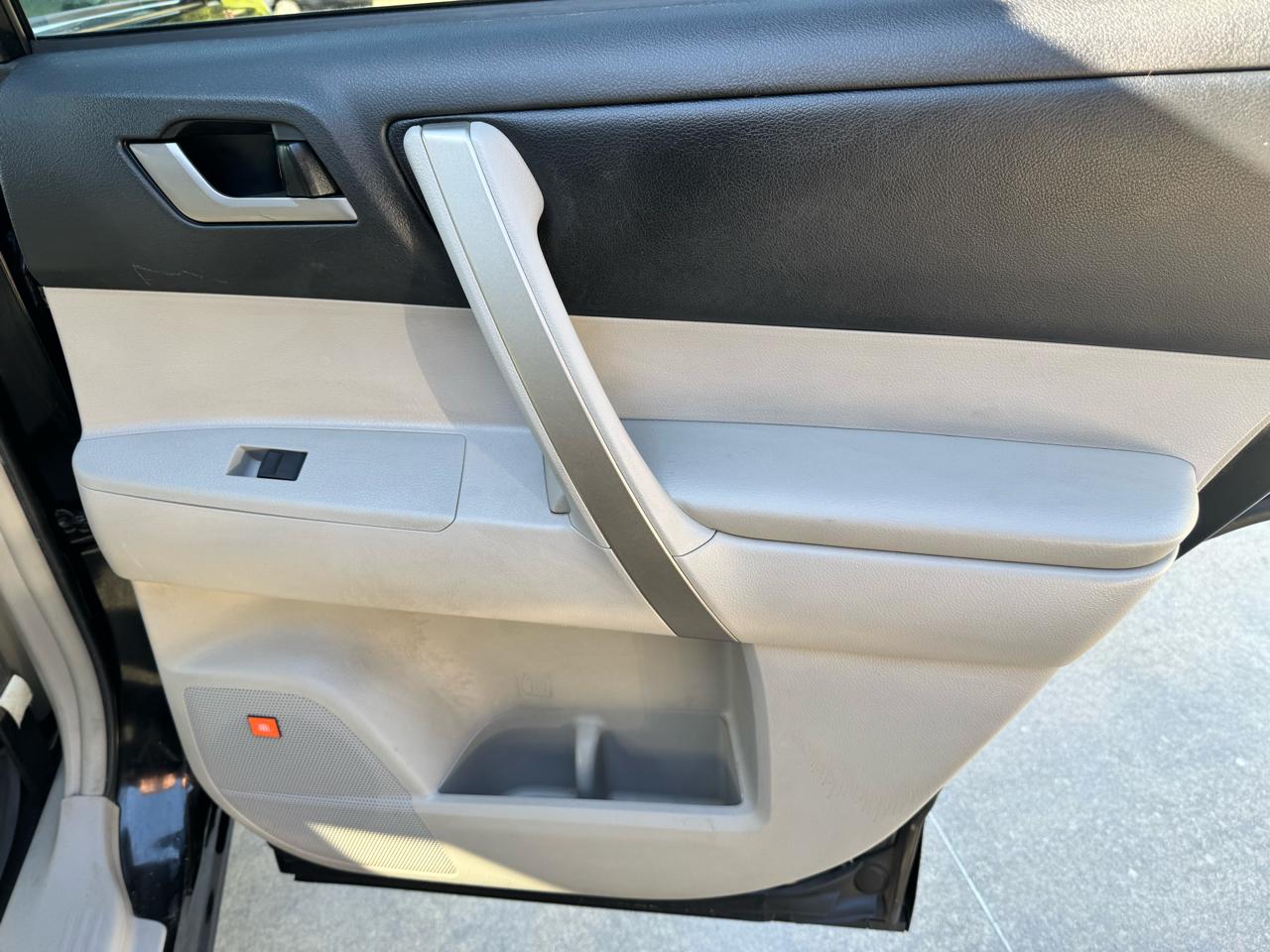 Toyota Highlander  2012