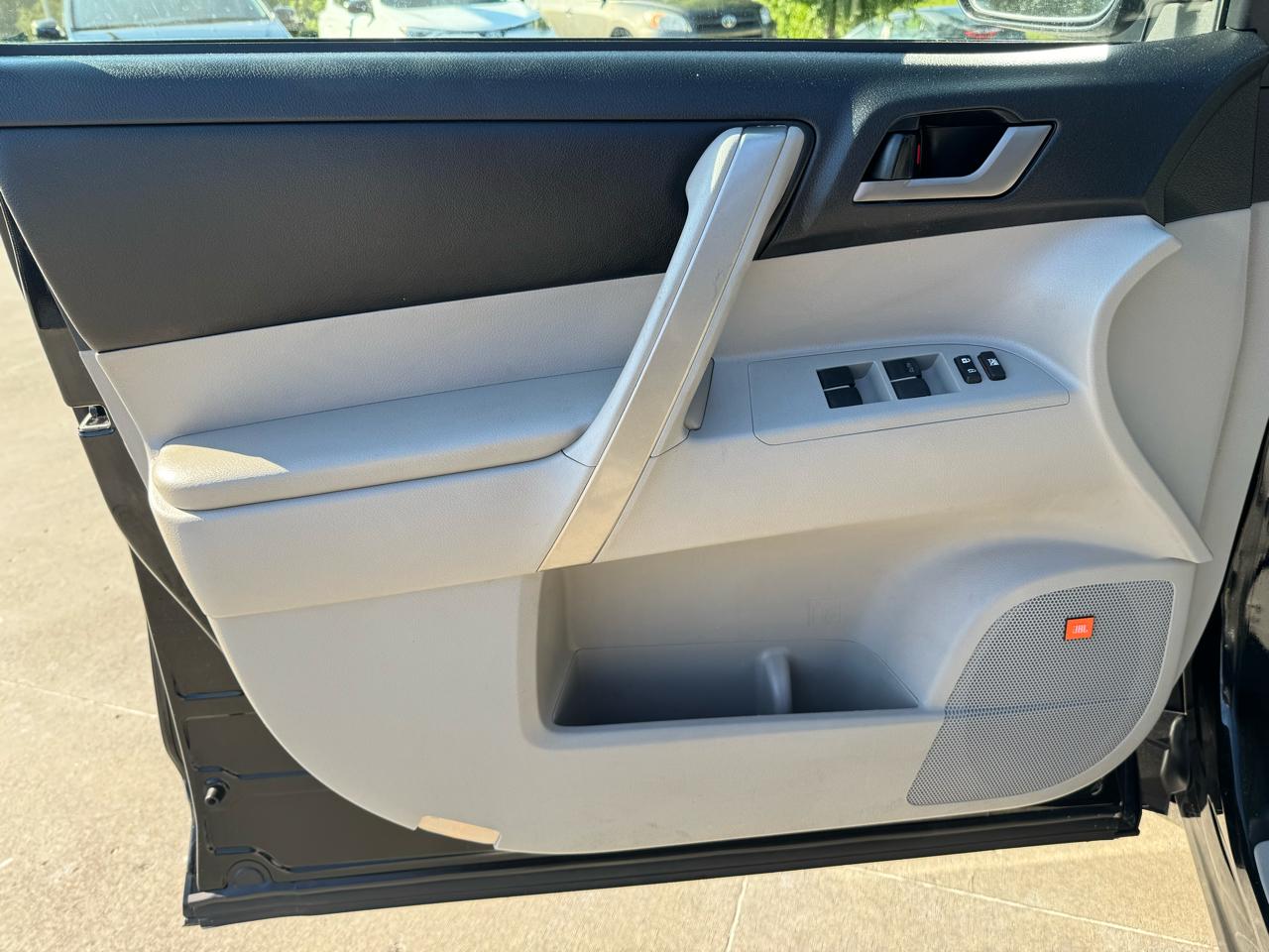 Toyota Highlander  2012
