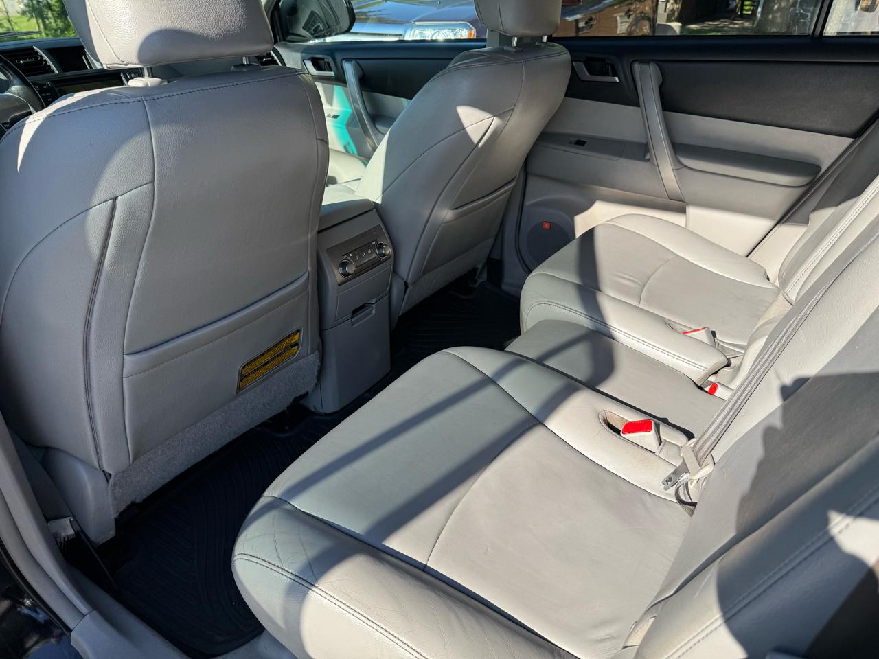 Toyota Highlander  2012
