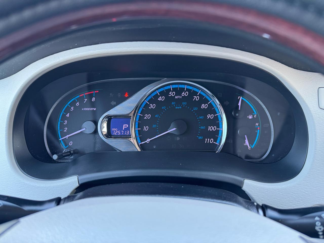Toyota Sienna 5dr 7-Pass Van V6 XLE AWD (Natl) 2011