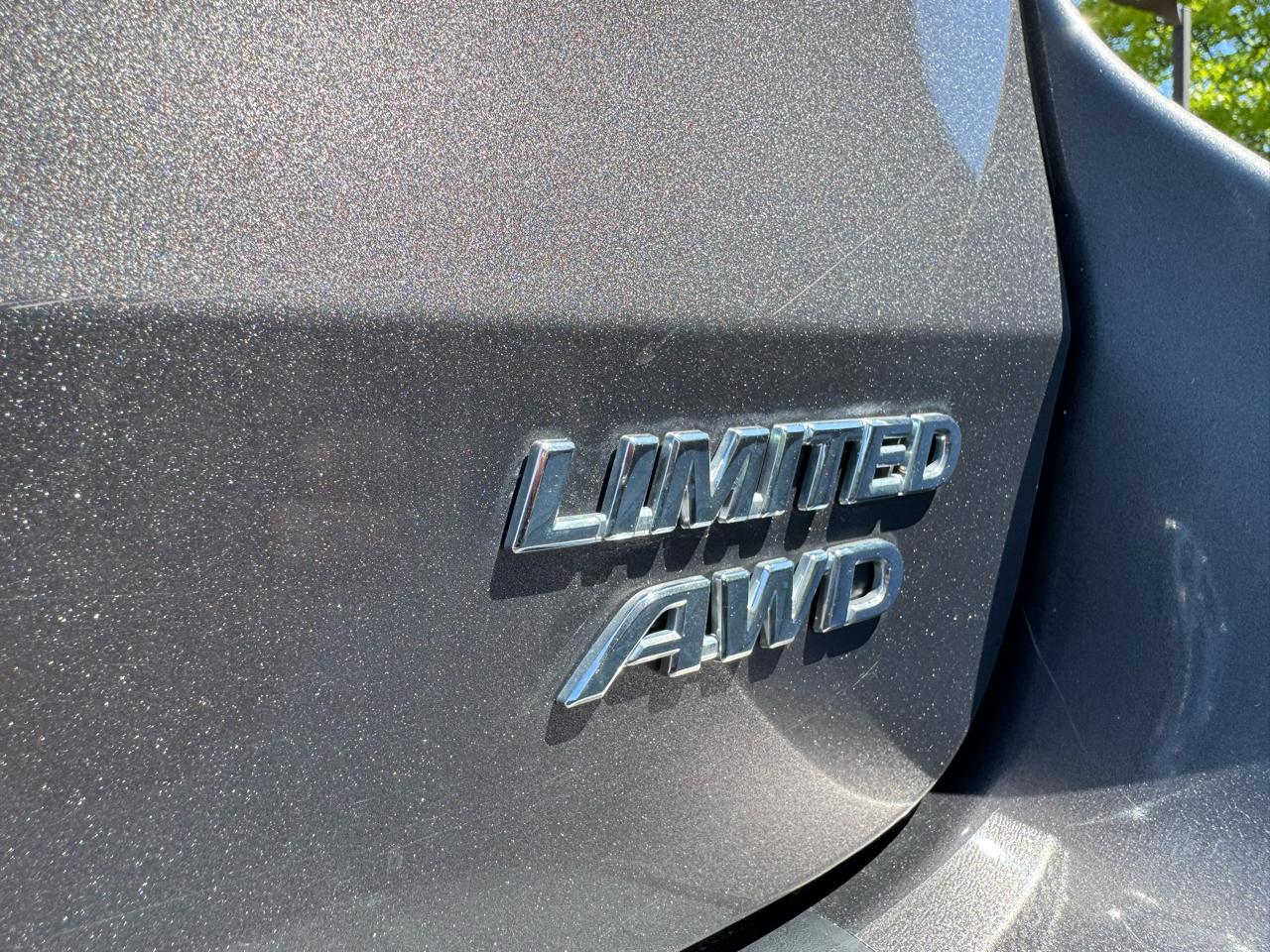 Toyota Sienna 5dr 7-Pass Van V6 XLE AWD (Natl) 2011