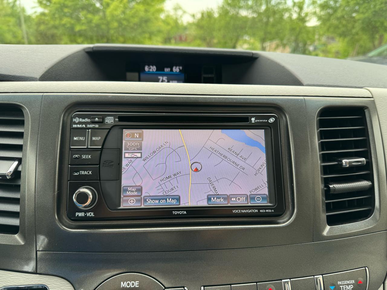 Toyota Sienna 5dr 8-Pass Van V6 XLE FWD (Natl) 2014