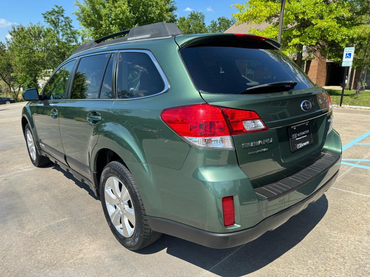 Subaru Outback 4dr Wgn H6 Auto 3.6R Premium 2011