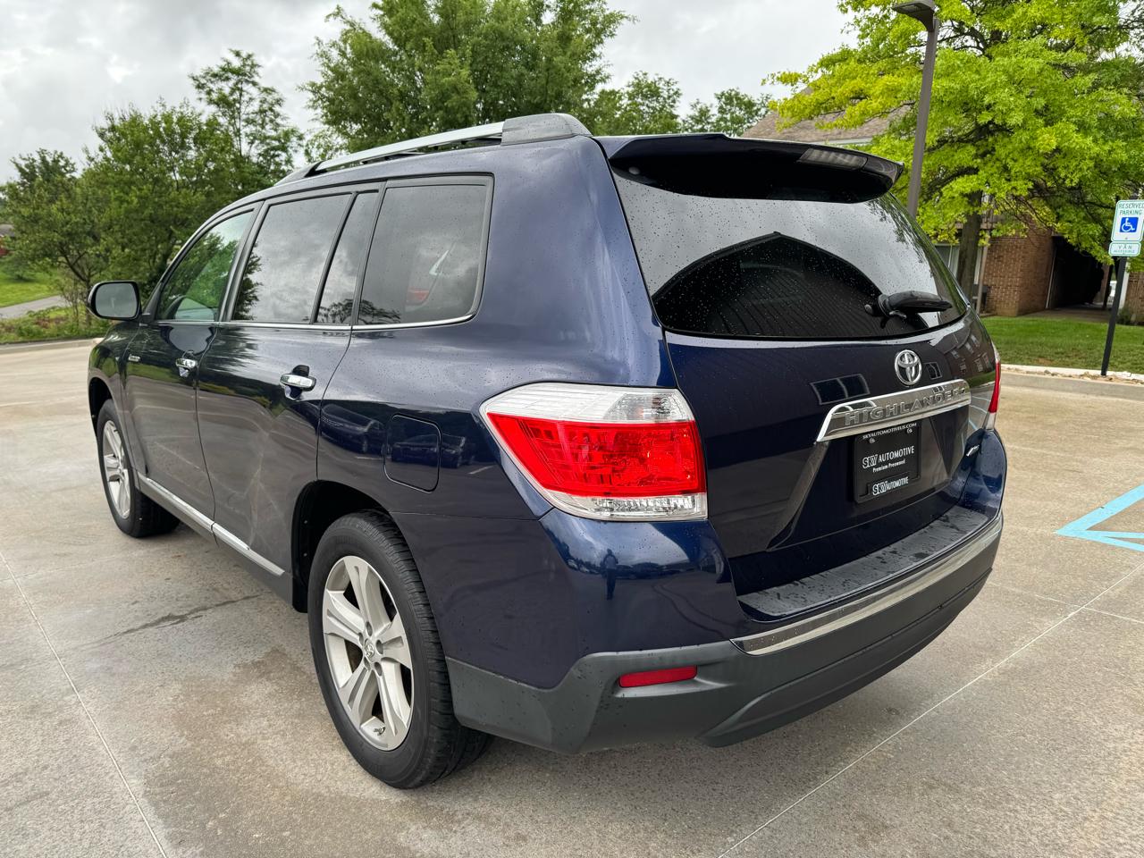 Toyota Highlander 4WD 4dr V6 Limited (Natl) 2012