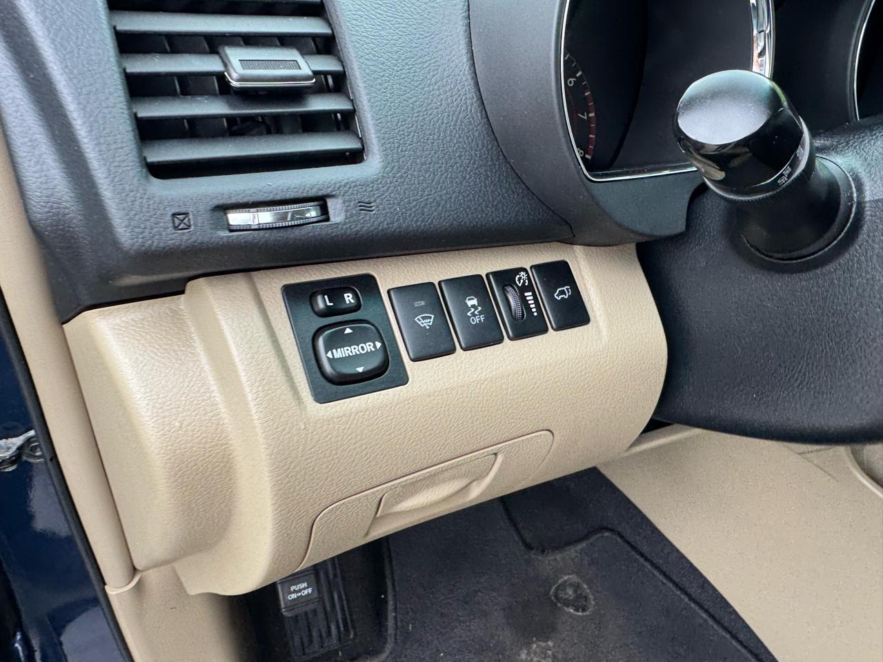 Toyota Highlander 4WD 4dr V6 Limited (Natl) 2012