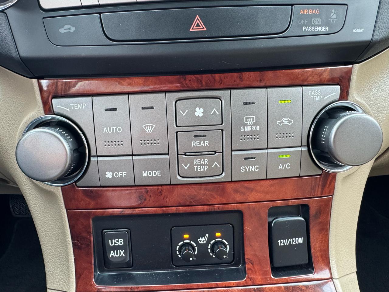 Toyota Highlander 4WD 4dr V6 Limited (Natl) 2012