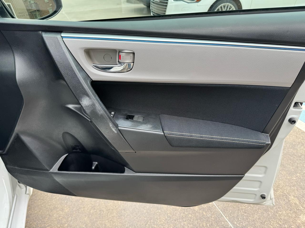 Toyota Corolla 4dr Sdn Auto L (Natl) 2015