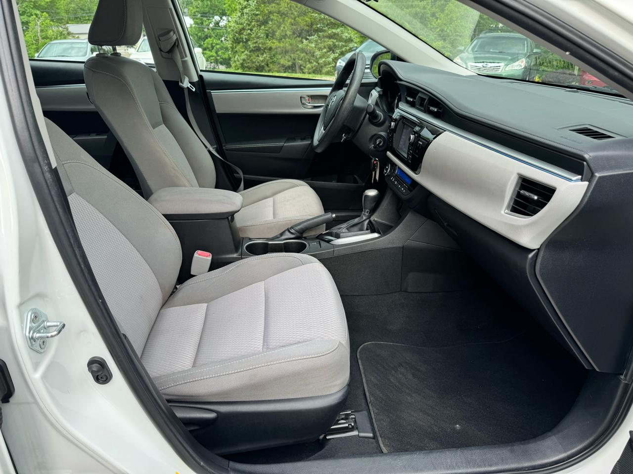 Toyota Corolla 4dr Sdn Auto L (Natl) 2015