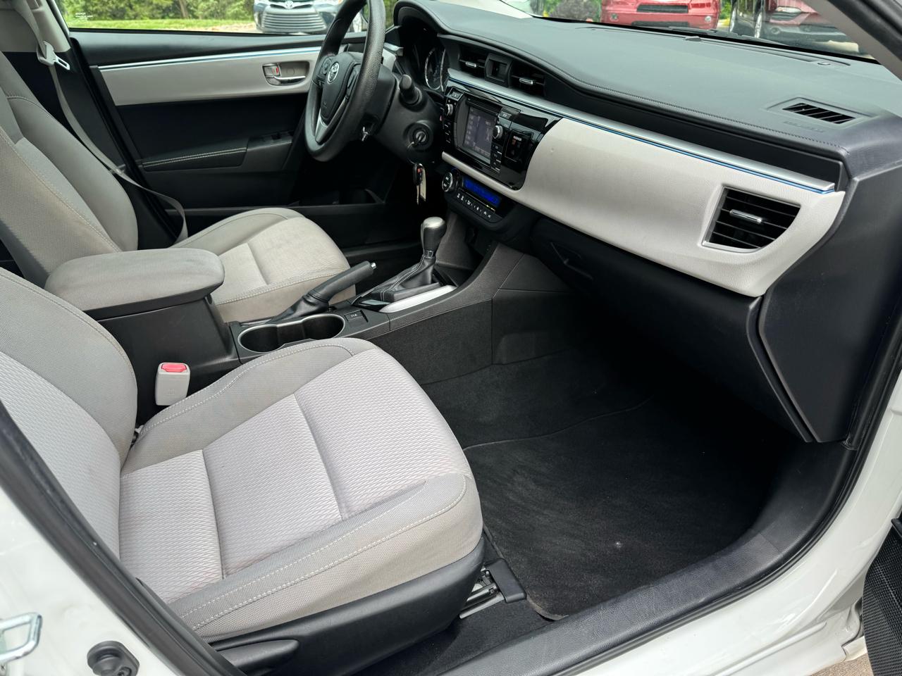 Toyota Corolla 4dr Sdn Auto L (Natl) 2015