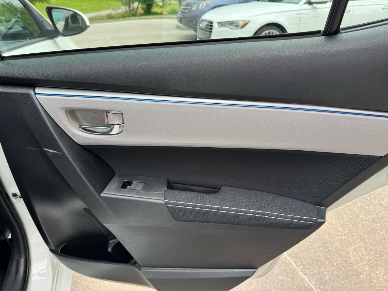 Toyota Corolla 4dr Sdn Auto L (Natl) 2015