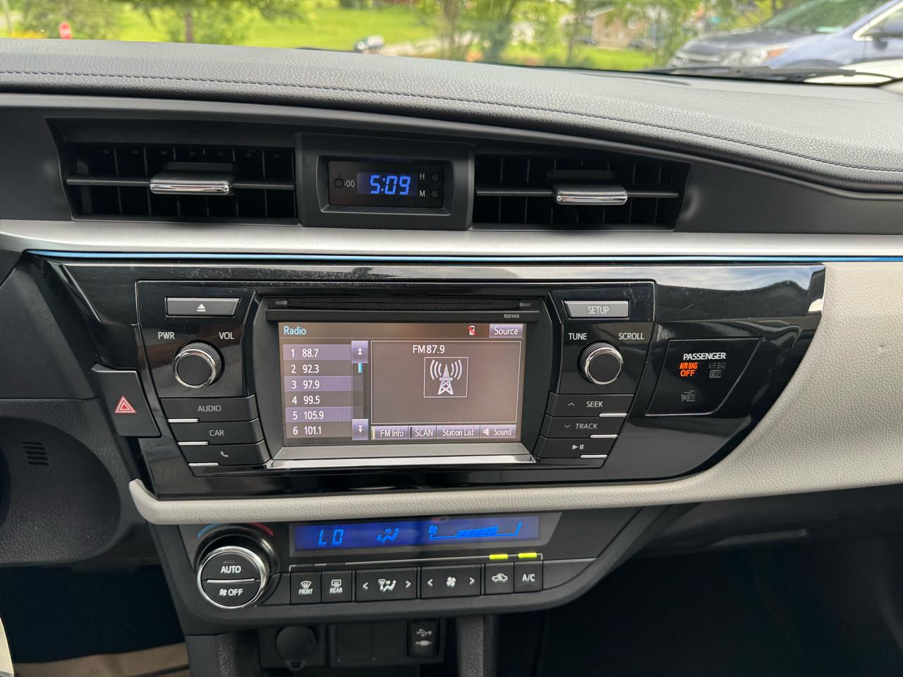 Toyota Corolla 4dr Sdn Auto L (Natl) 2015