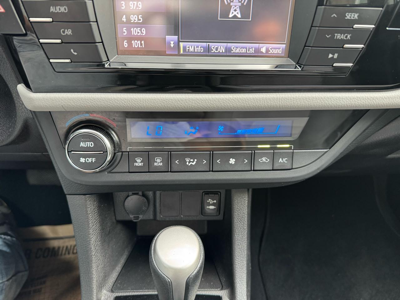 Toyota Corolla 4dr Sdn Auto L (Natl) 2015