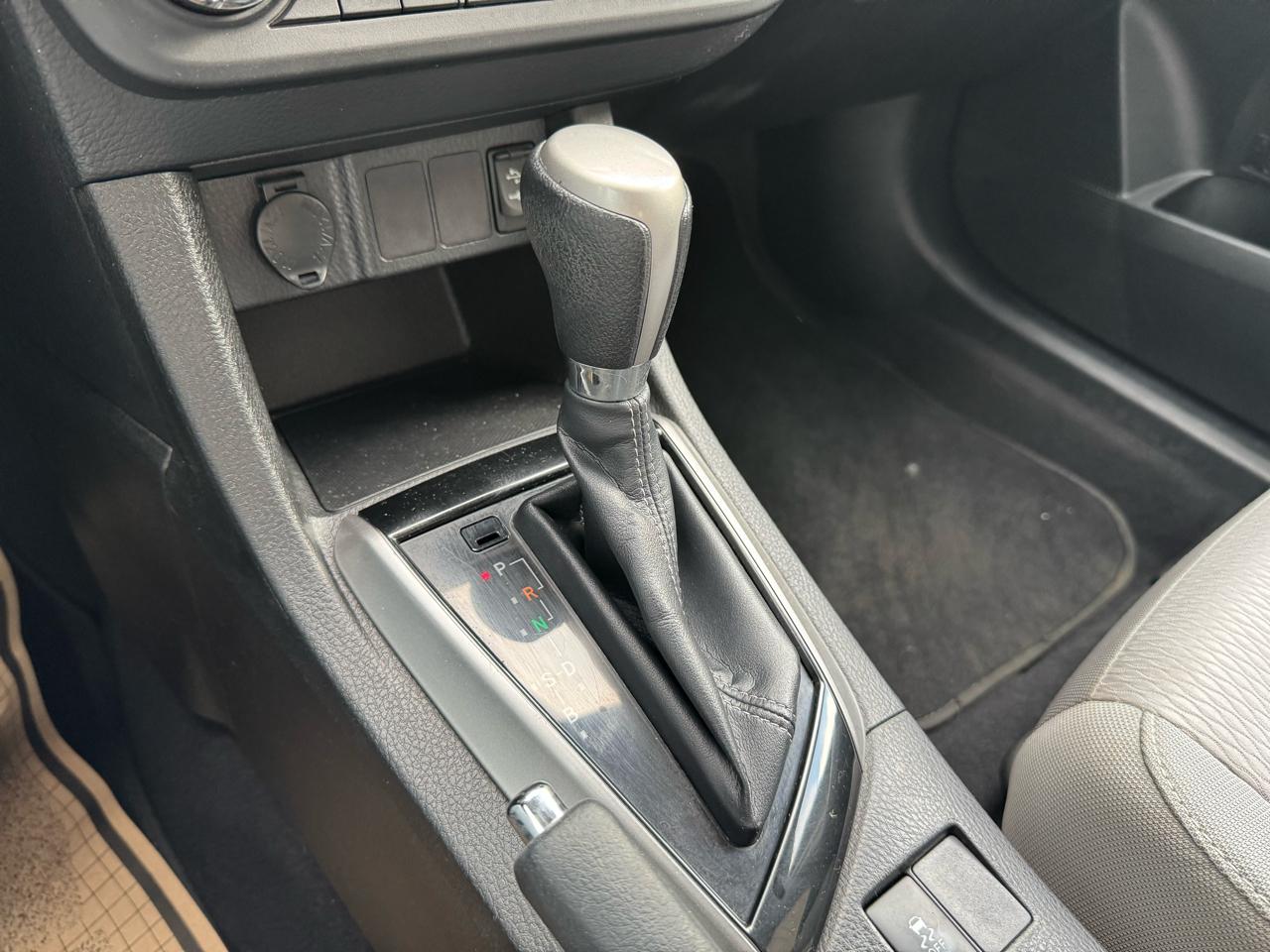 Toyota Corolla 4dr Sdn Auto L (Natl) 2015