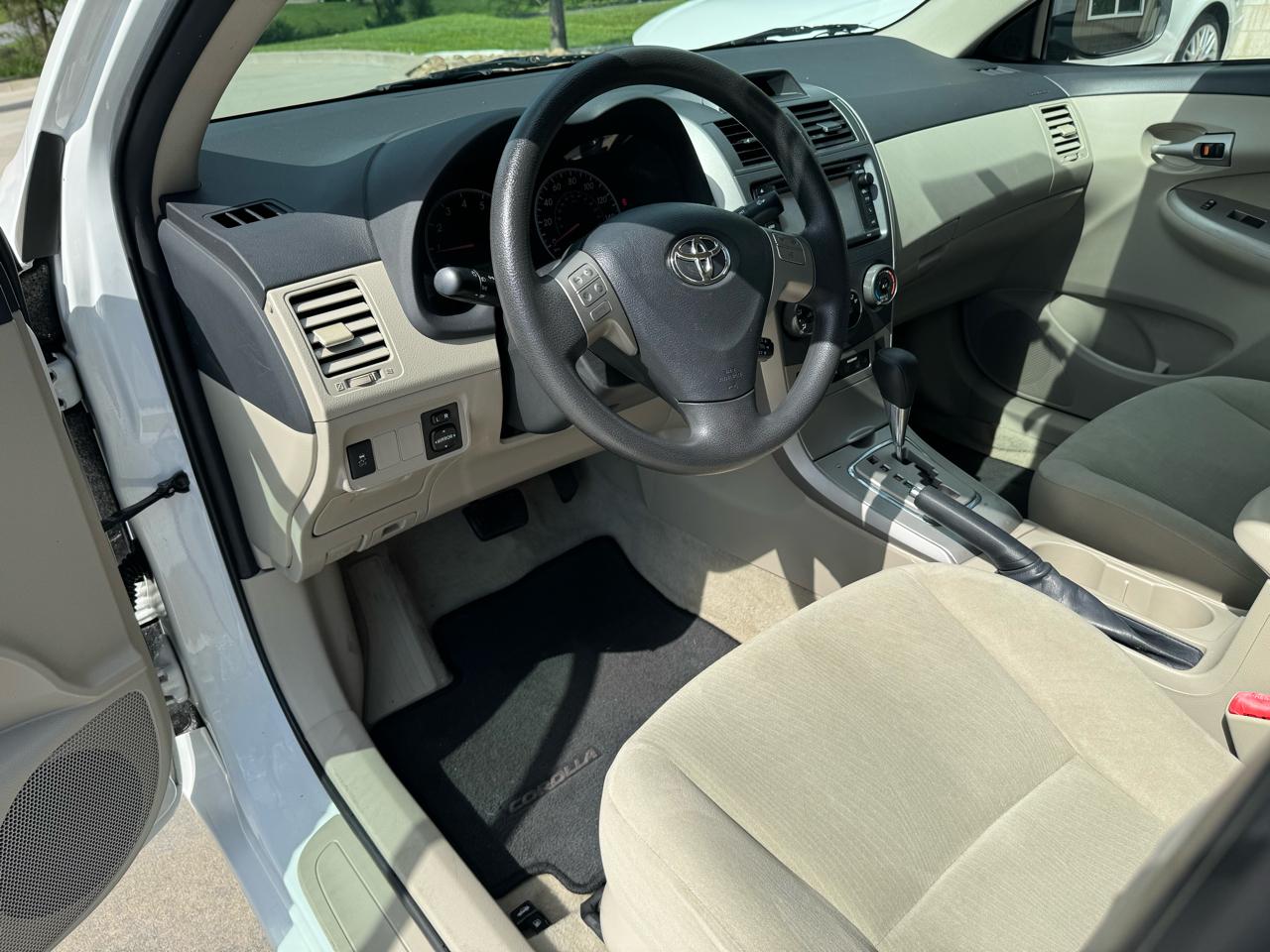 Toyota Corolla  2013