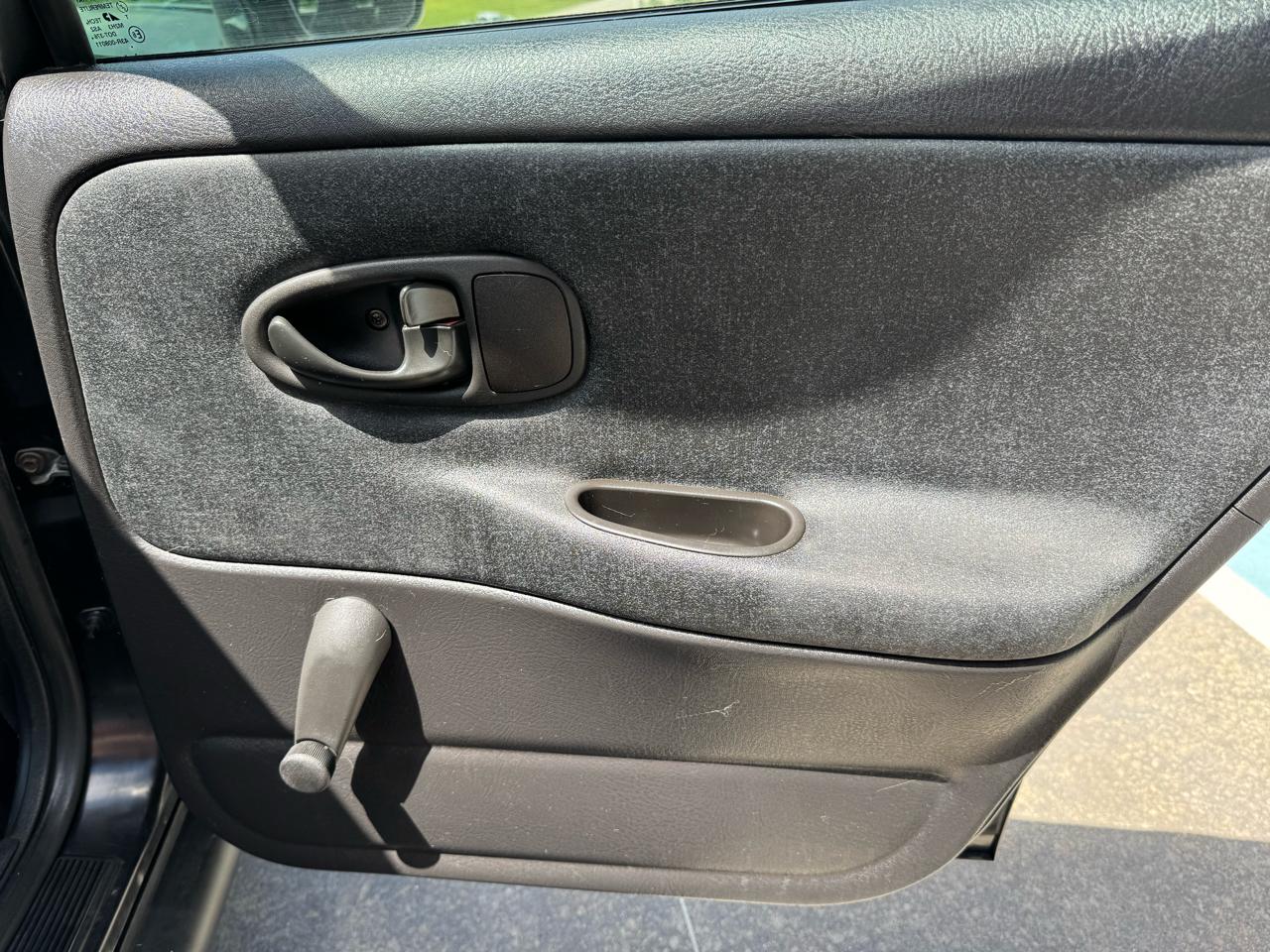 2001 Saturn S-Series SL1 - Photo 12