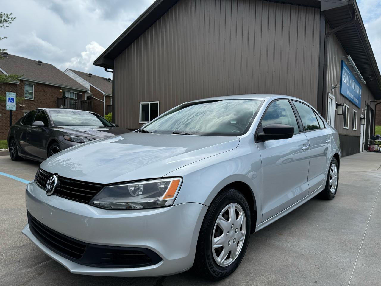 Volkswagen Jetta Sedan 4dr Auto S 2014