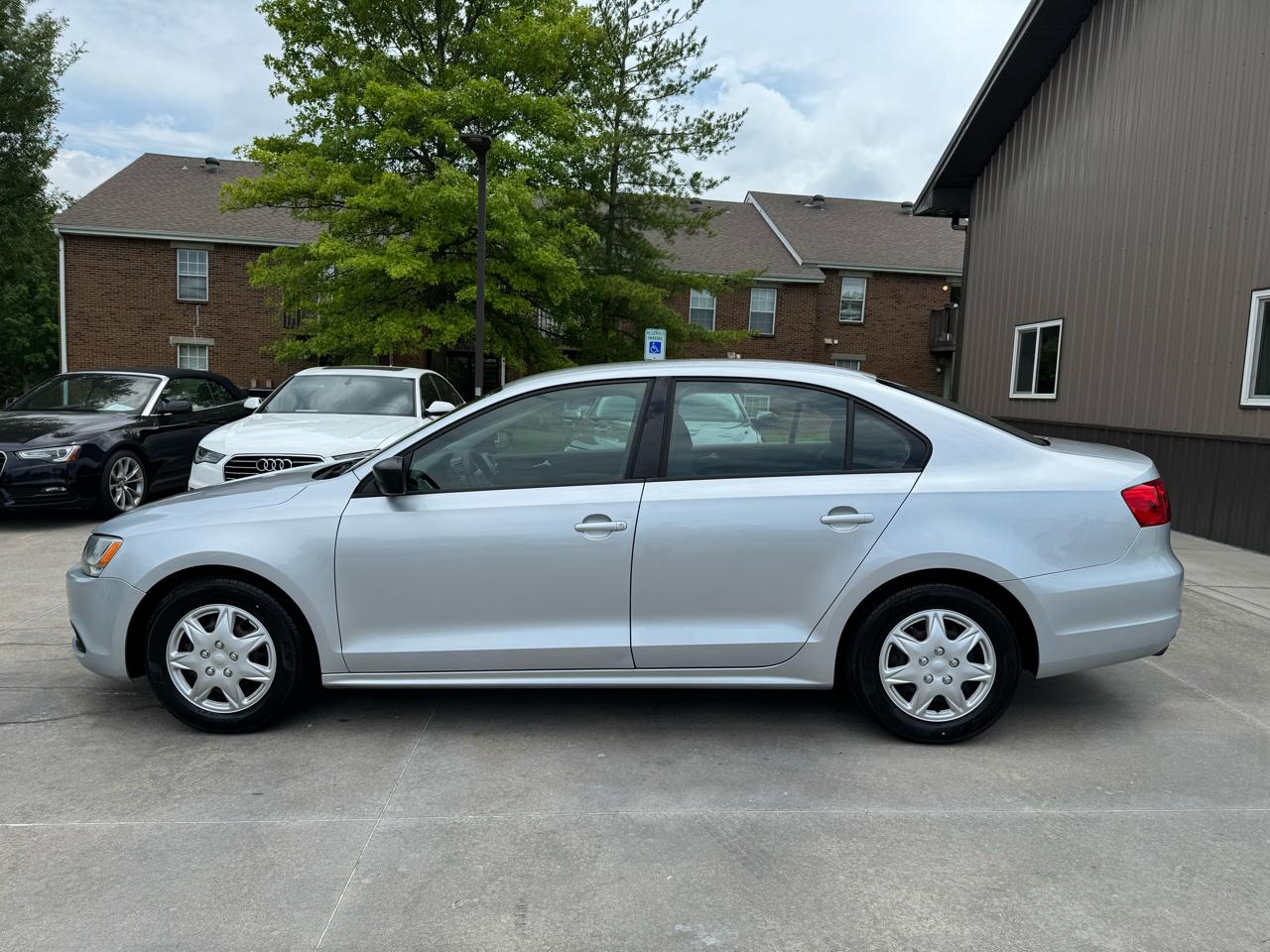 Volkswagen Jetta Sedan 4dr Auto S 2014