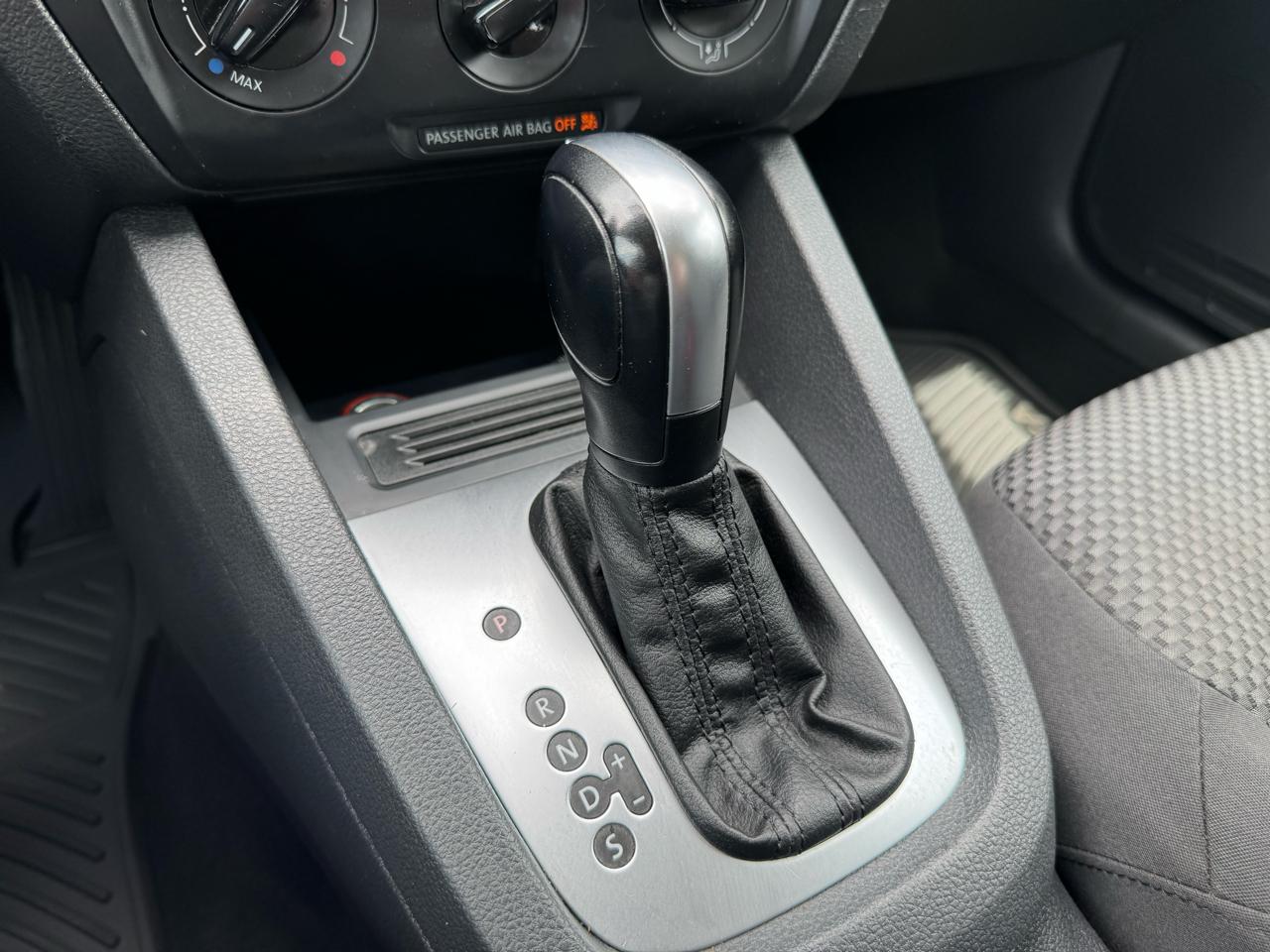 Volkswagen Jetta Sedan 4dr Auto S 2014