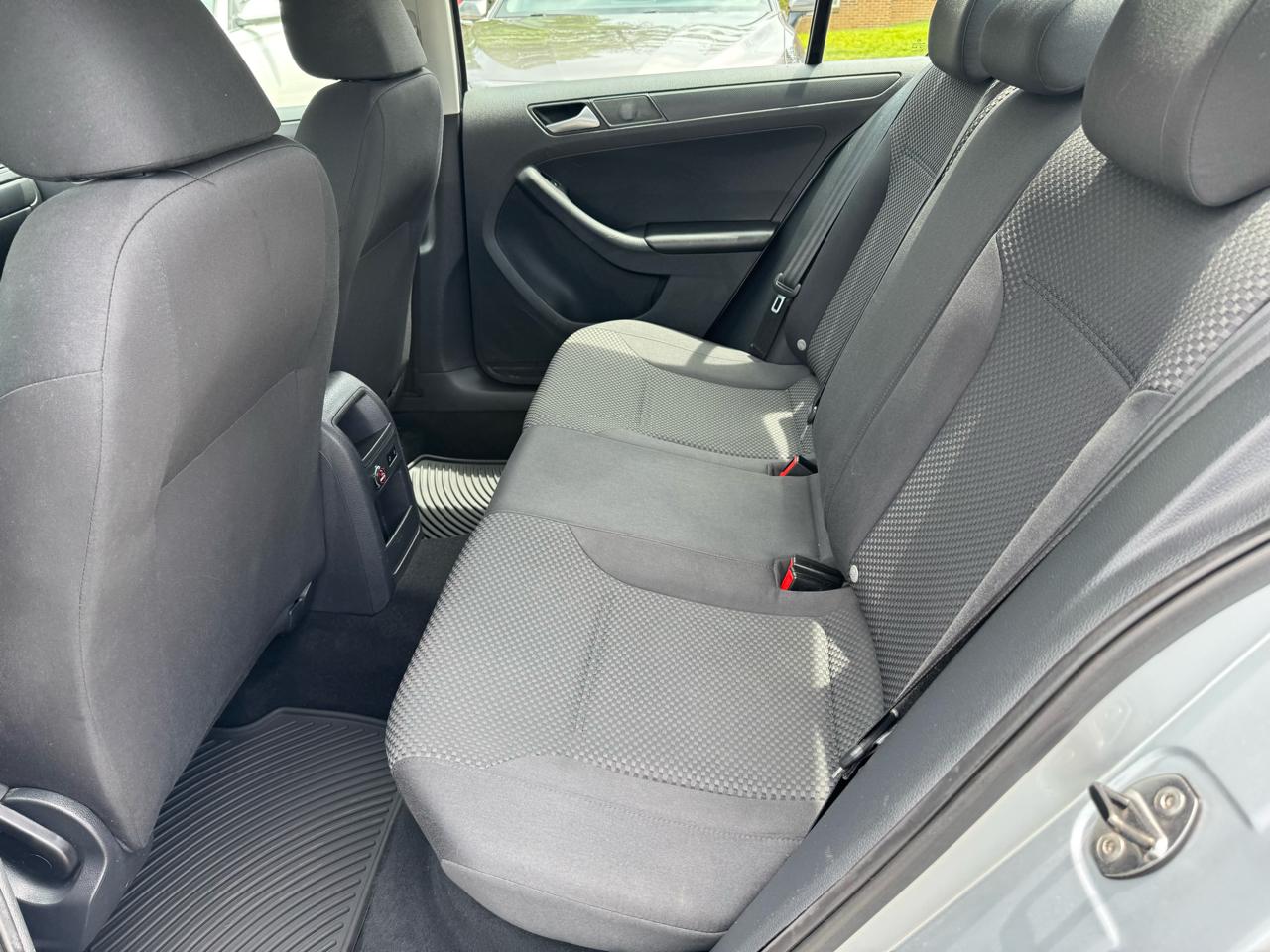 Volkswagen Jetta Sedan 4dr Auto S 2014