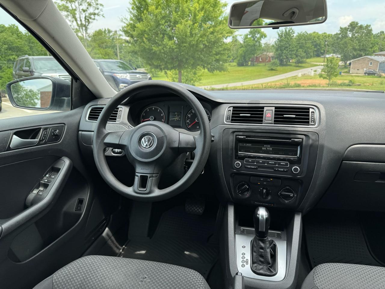 Volkswagen Jetta Sedan 4dr Auto S 2014