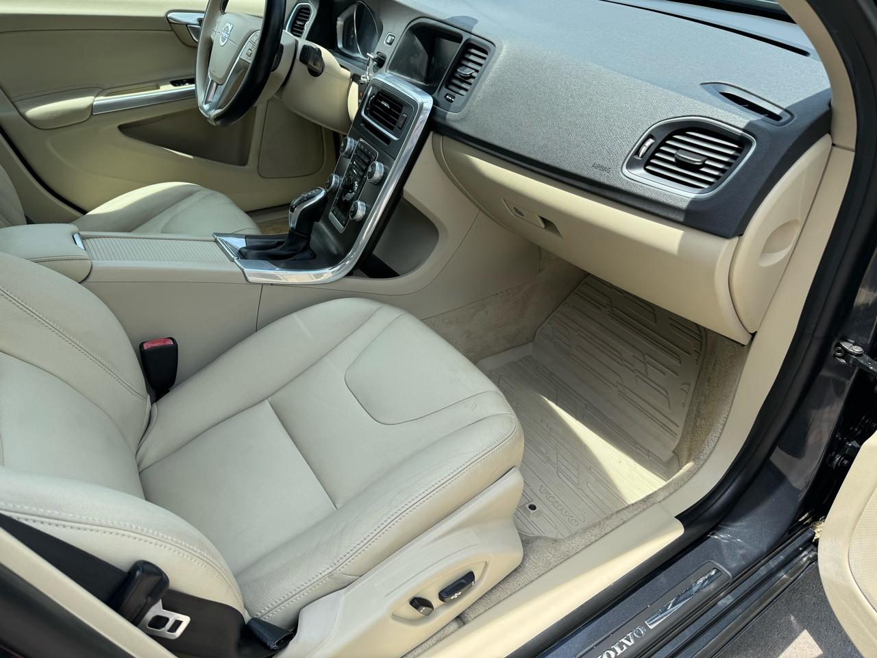 Volvo S60 2015.5 4dr Sdn T5 Premier AWD 2015