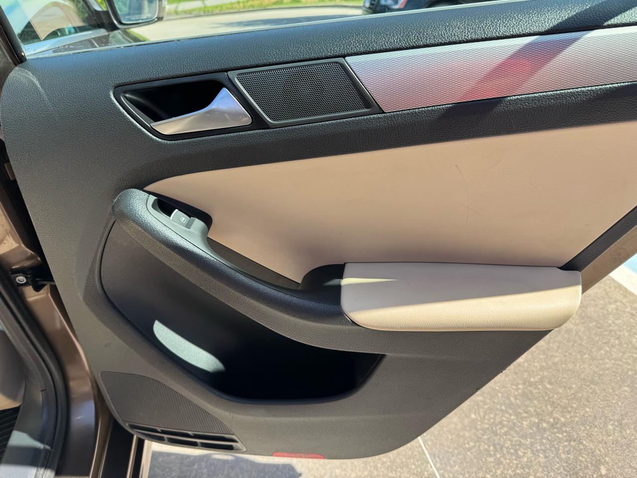 Volkswagen Jetta Sedan 4dr Auto 1.8T SE 2015