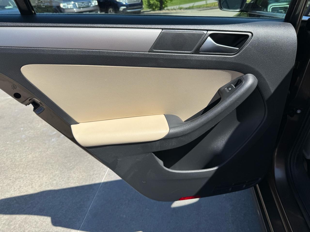 Volkswagen Jetta Sedan 4dr Auto 1.8T SE 2015
