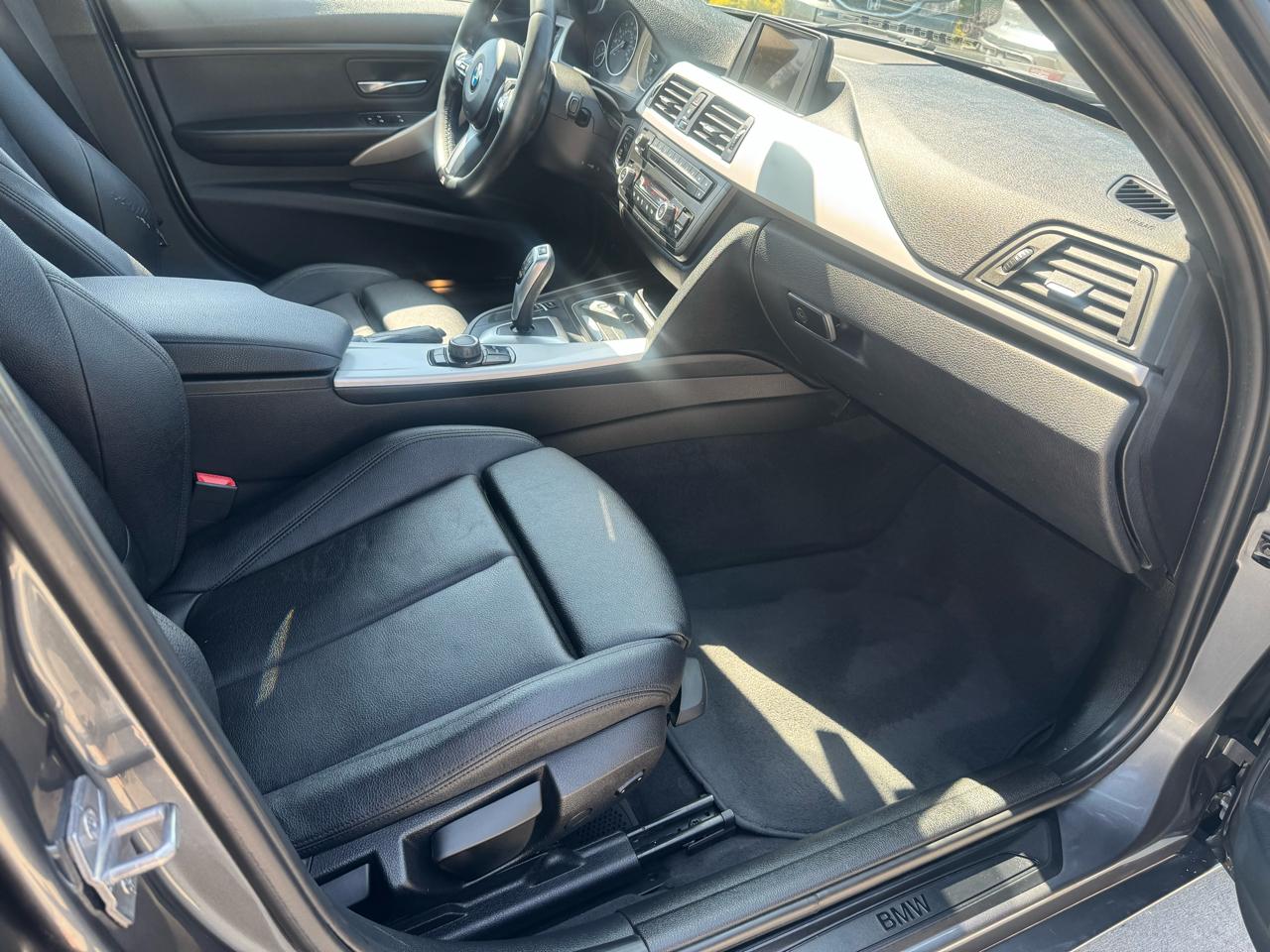 BMW 3 Series 4dr Sdn 320i RWD 2014