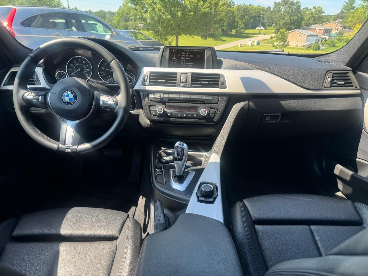 BMW 3 Series 4dr Sdn 320i RWD 2014