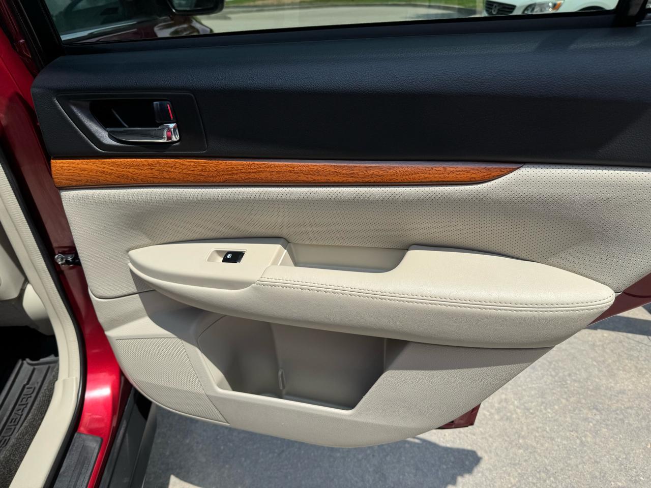 Subaru Outback 4dr Wgn H4 Auto 2.5i Limited 2014