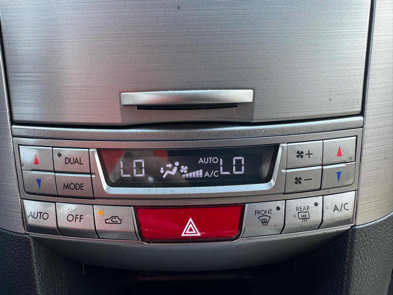 Subaru Outback 4dr Wgn H4 Auto 2.5i Limited 2014