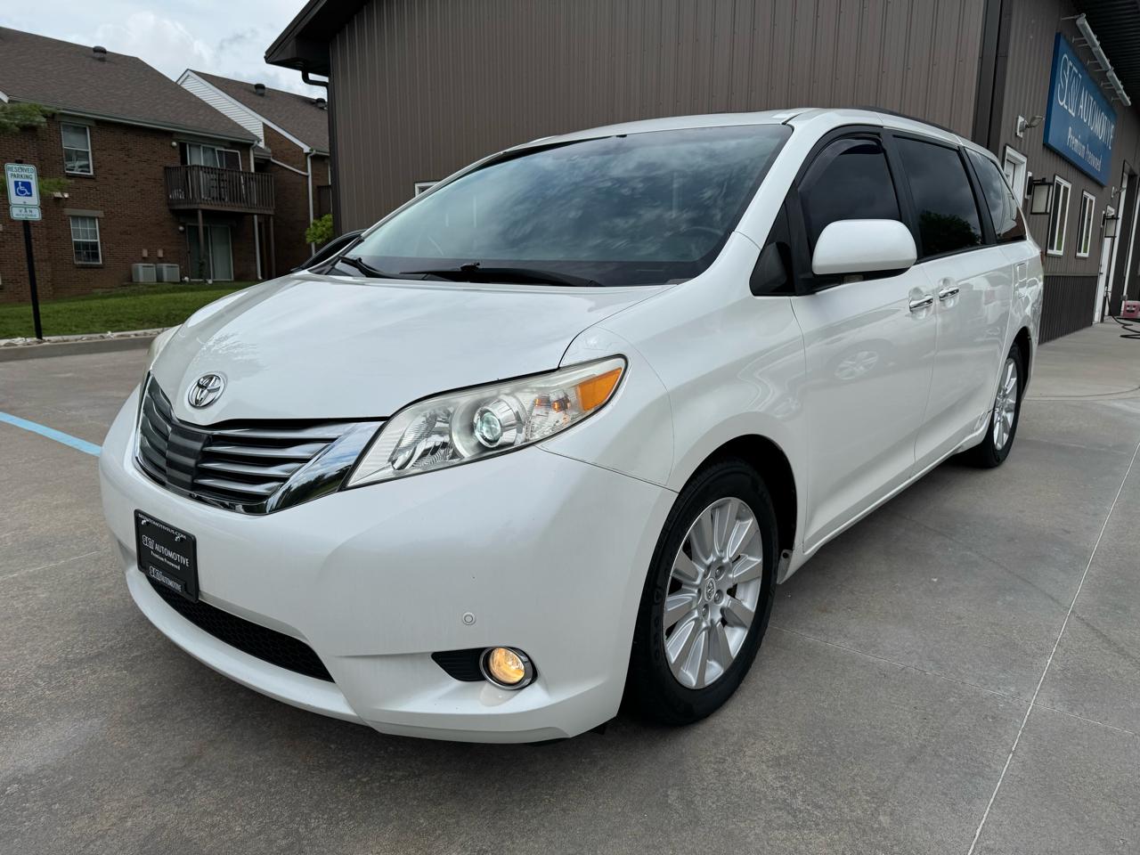 Toyota Sienna  2011