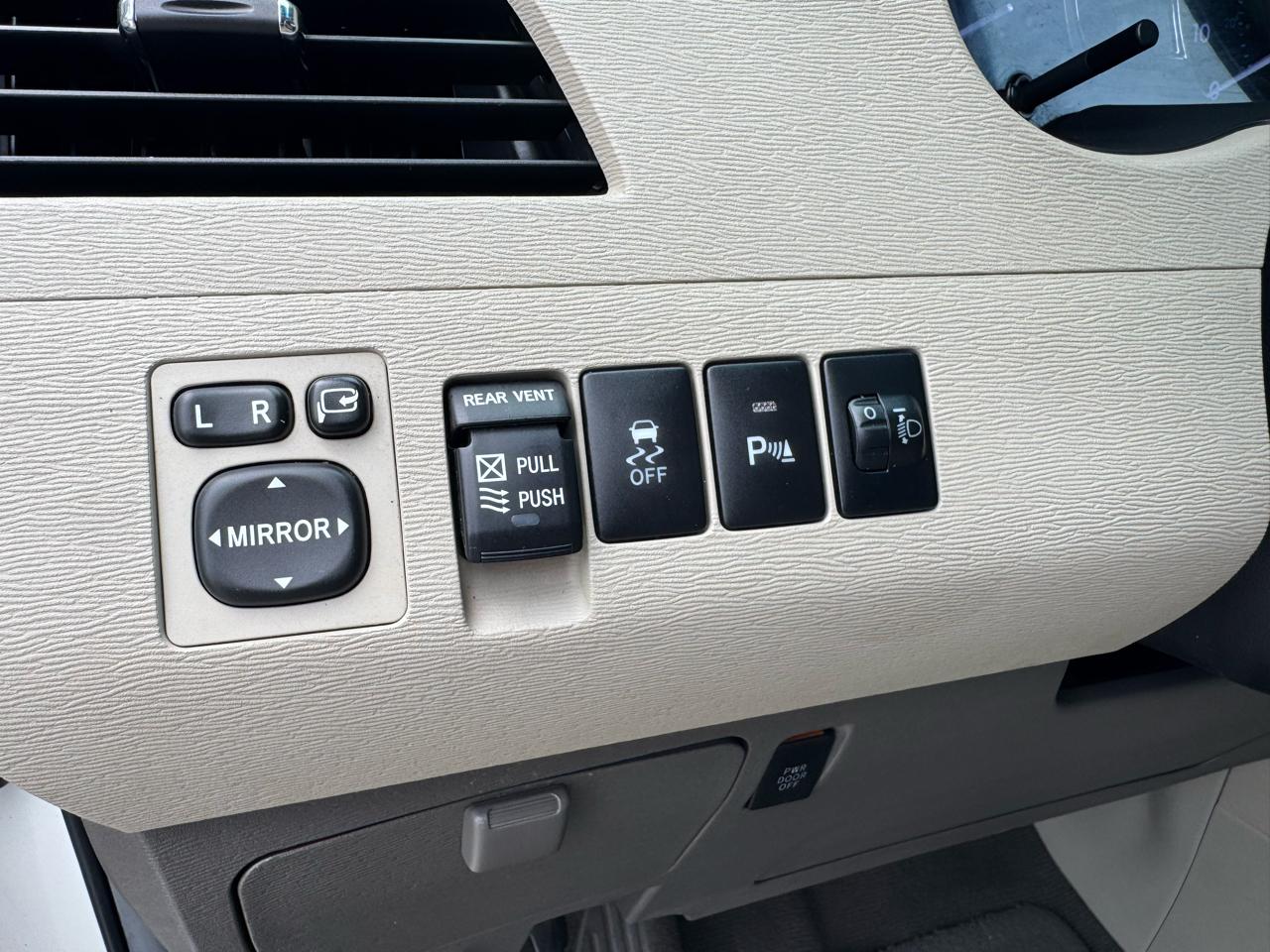 Toyota Sienna  2011