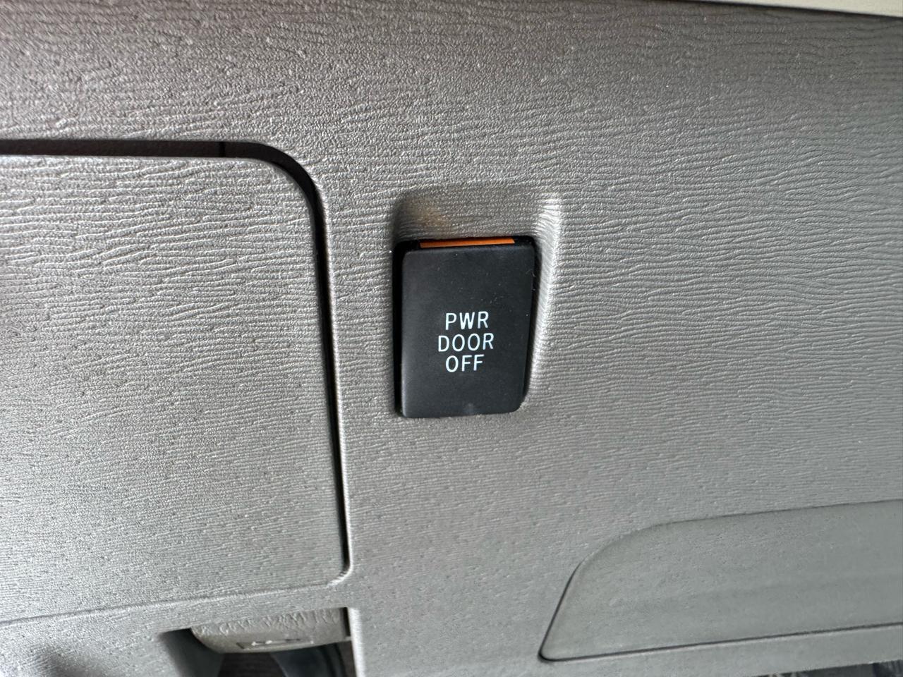 Toyota Sienna  2011