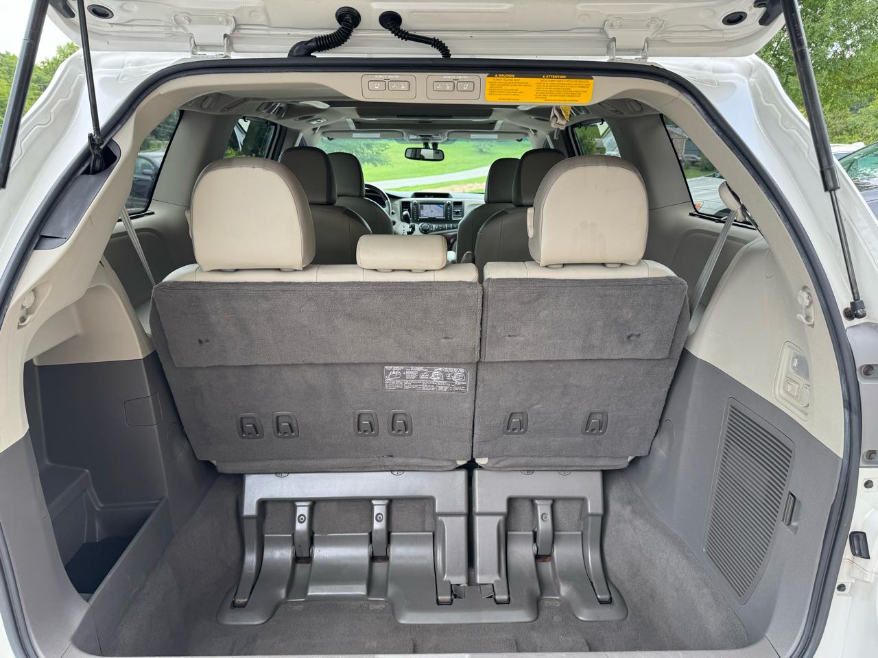 Toyota Sienna  2011