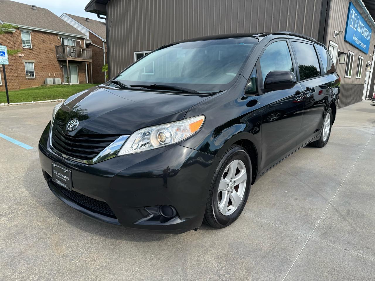 Toyota Sienna  2012