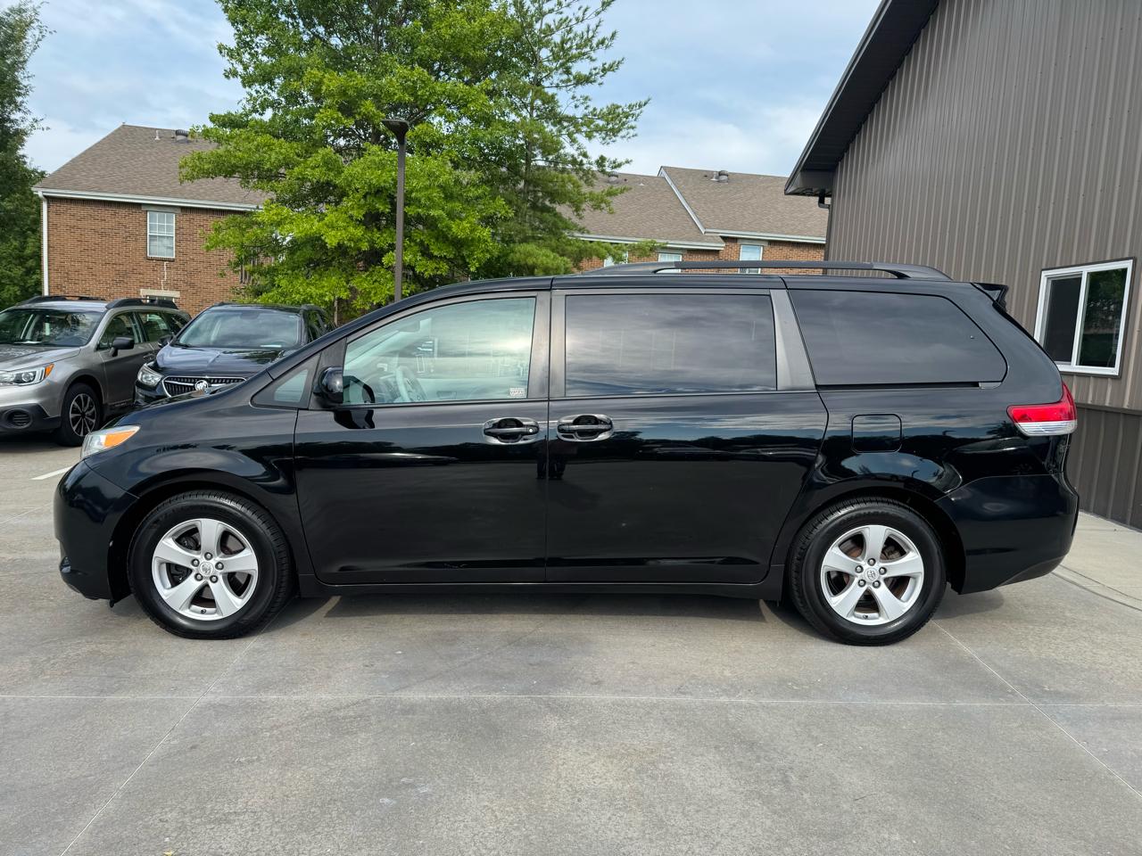Toyota Sienna  2012
