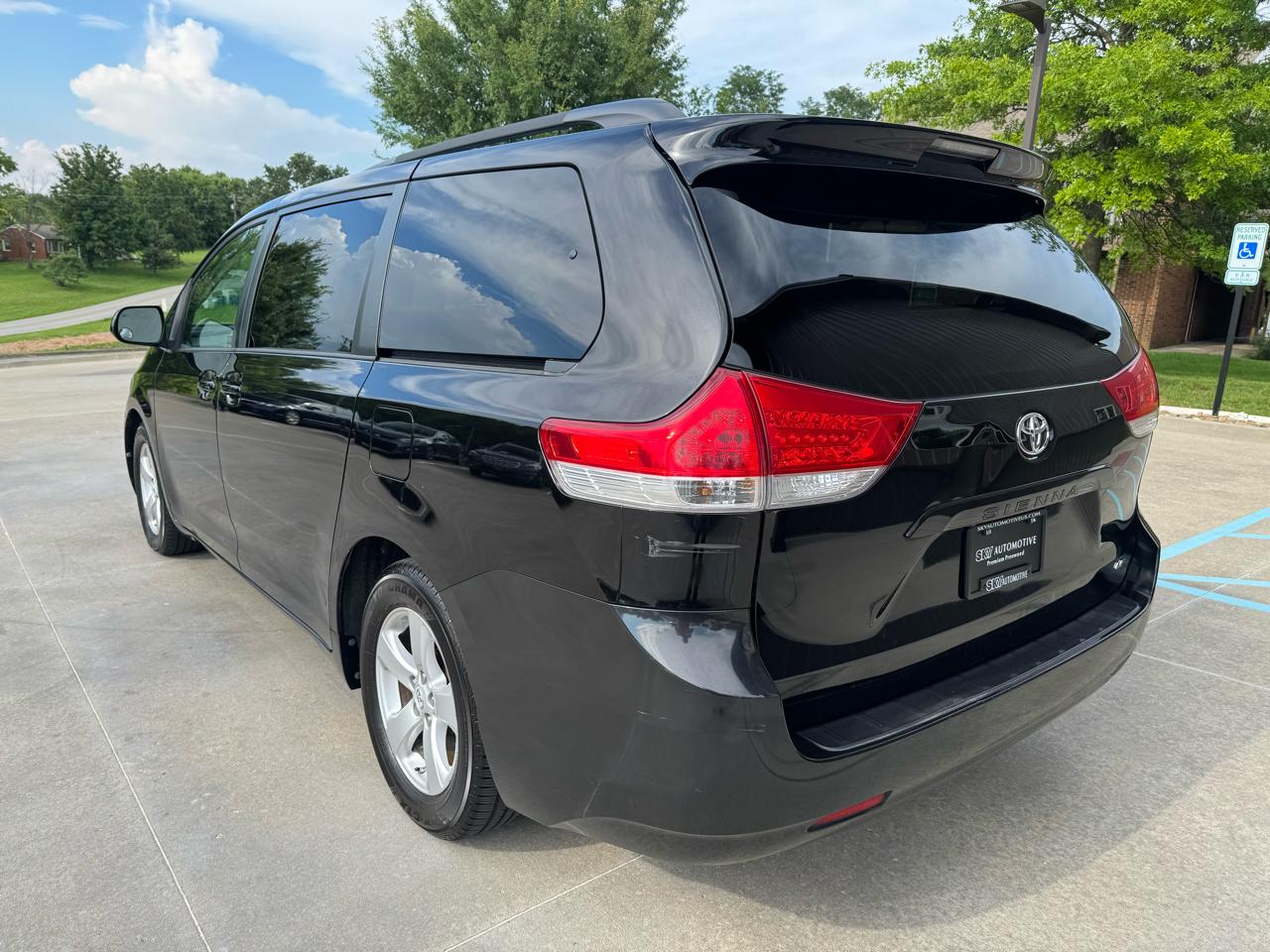 Toyota Sienna  2012