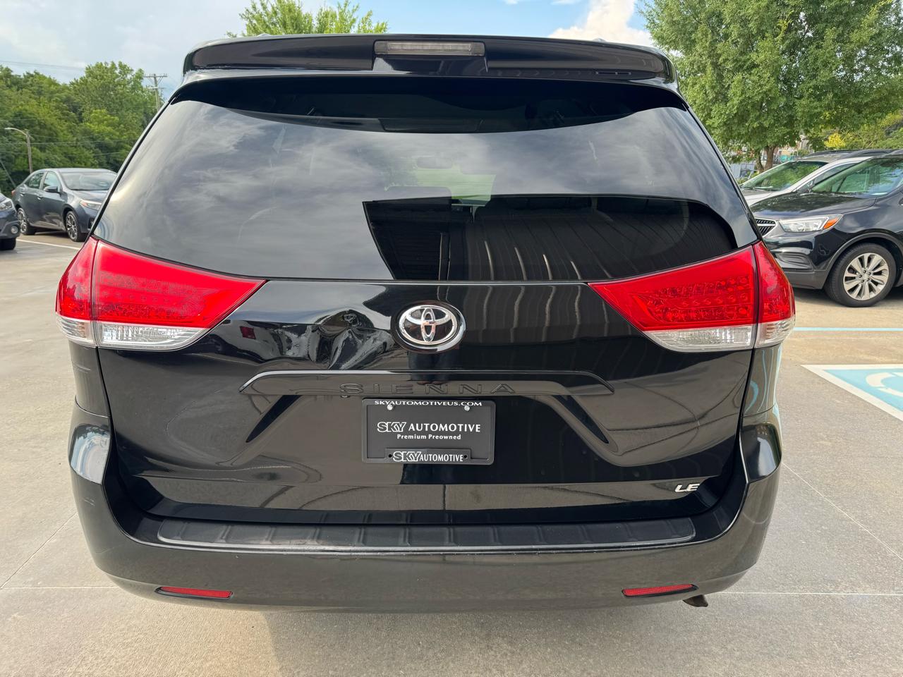 Toyota Sienna  2012