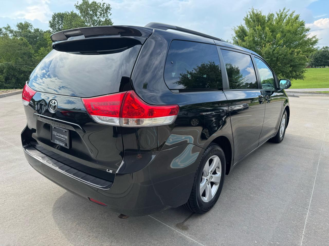 Toyota Sienna  2012