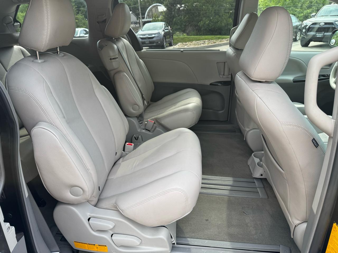 Toyota Sienna  2012