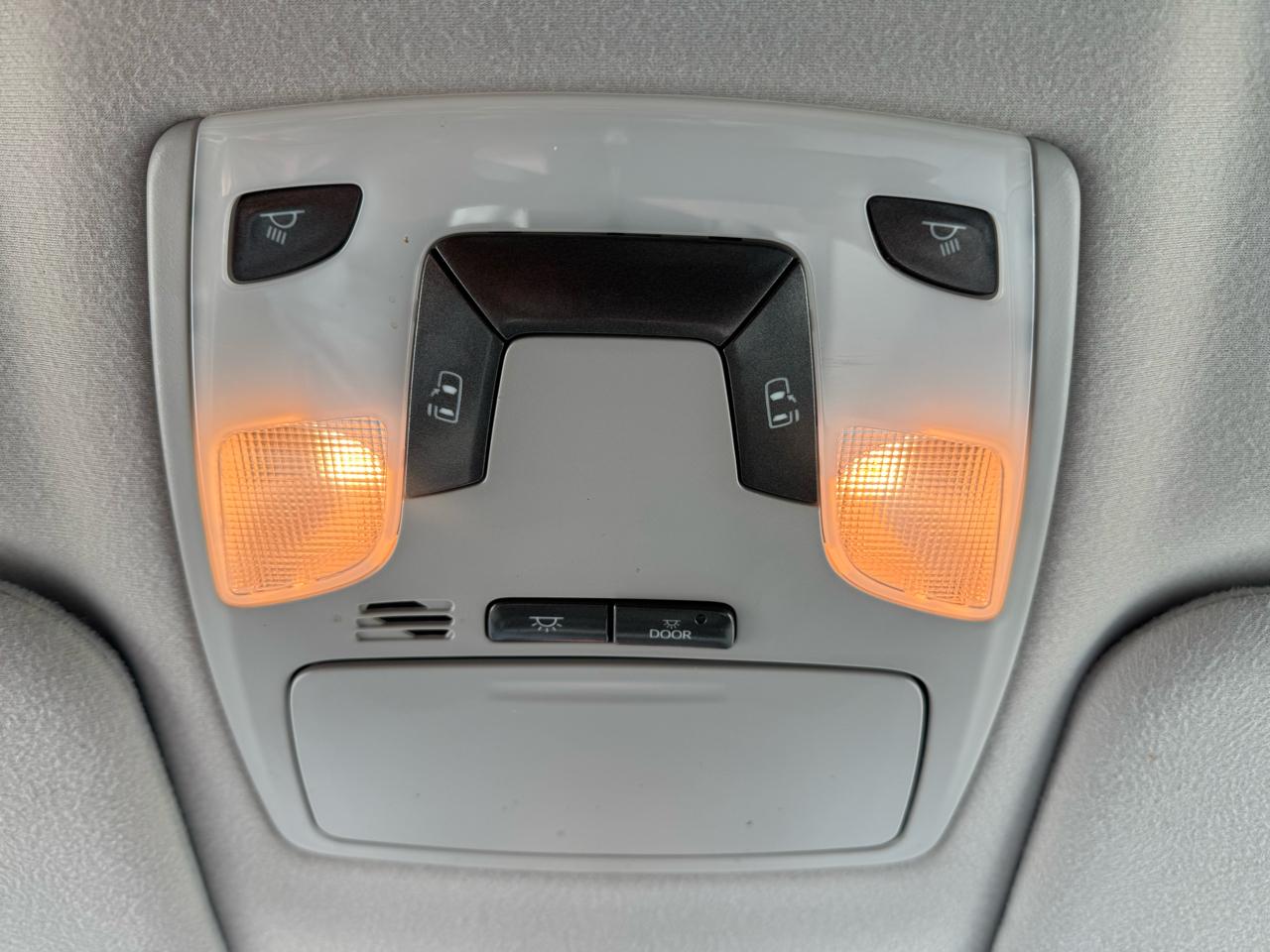Toyota Sienna  2012