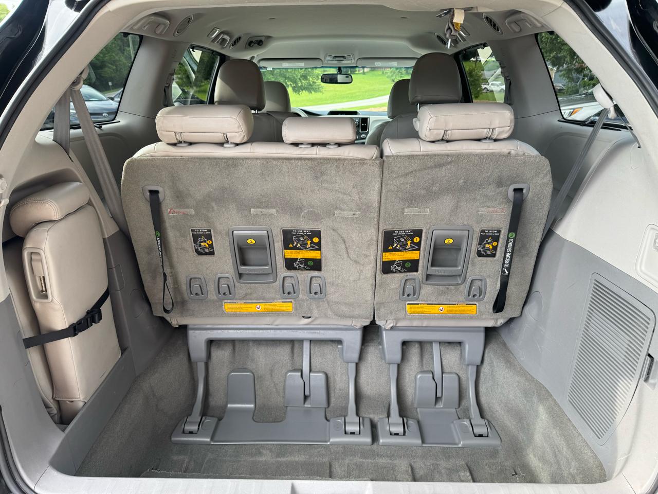 Toyota Sienna  2012