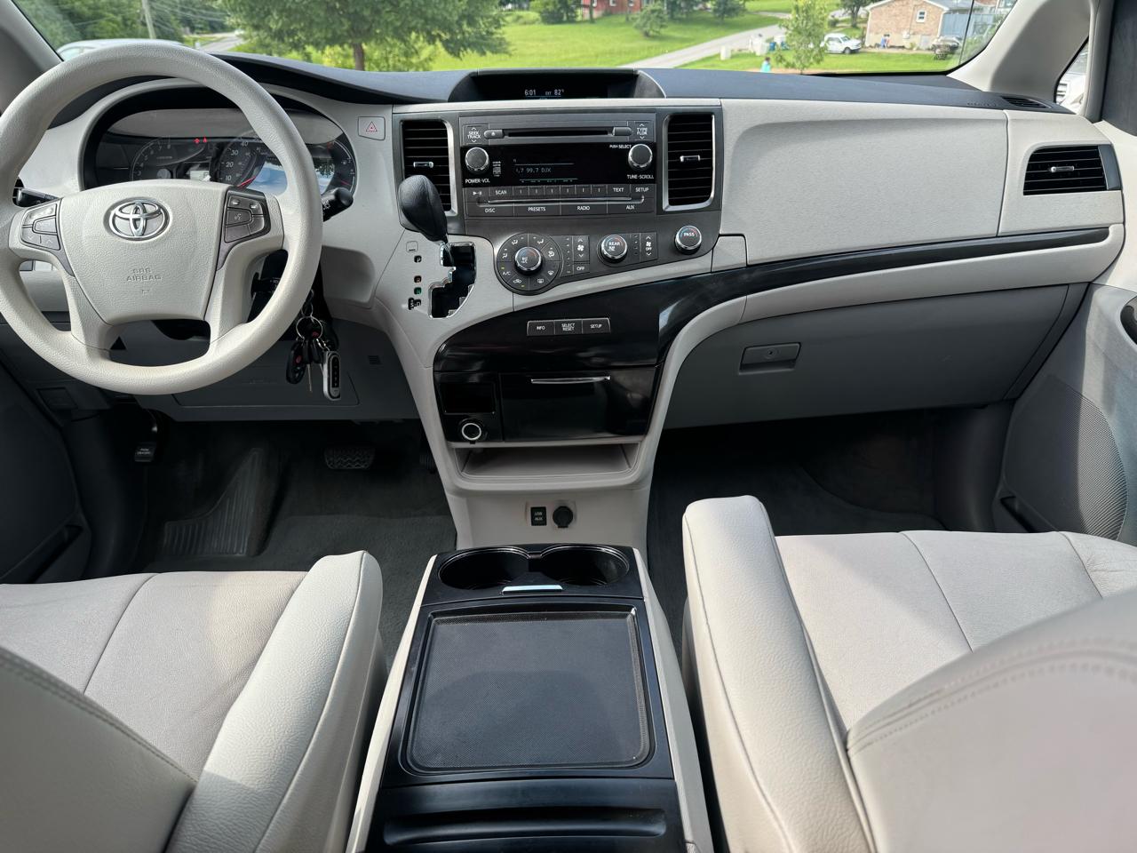 Toyota Sienna  2012