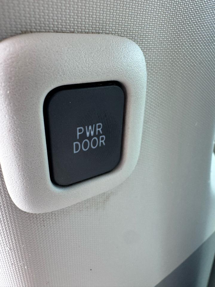 Toyota Sienna  2012