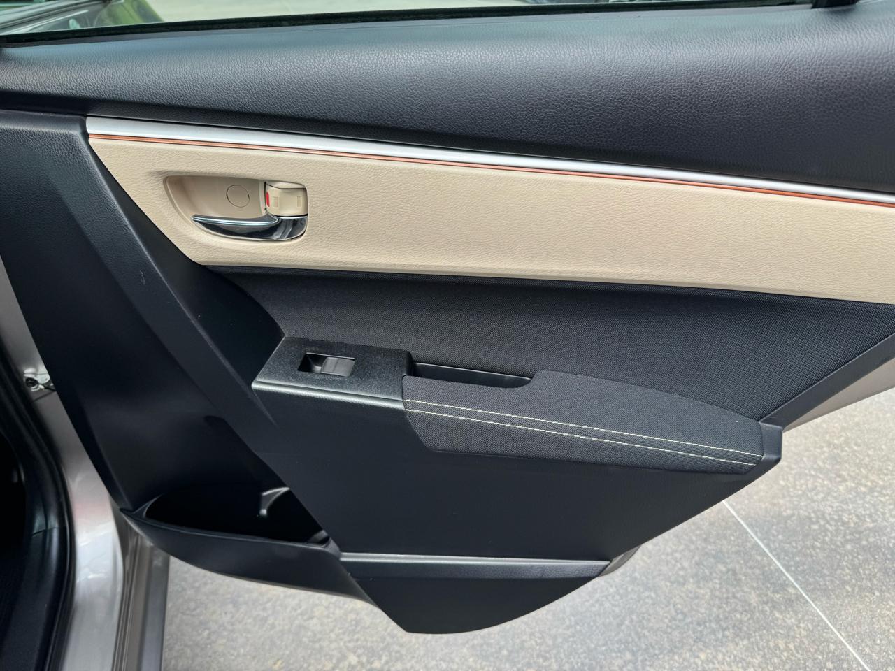 Toyota Corolla  2015