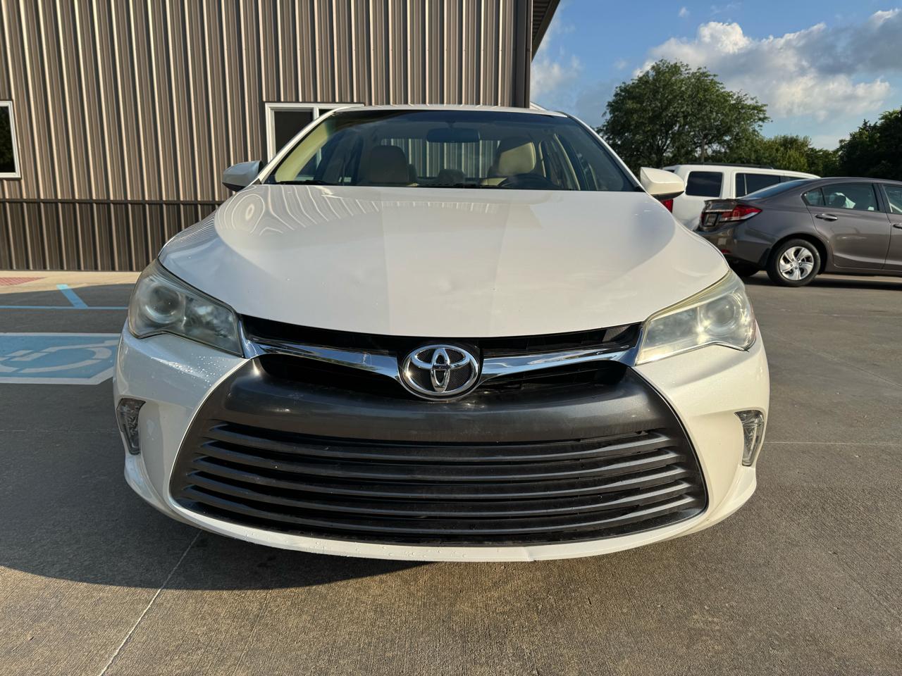 Toyota Camry 4dr Sdn I4 Auto XLE (Natl) 2015