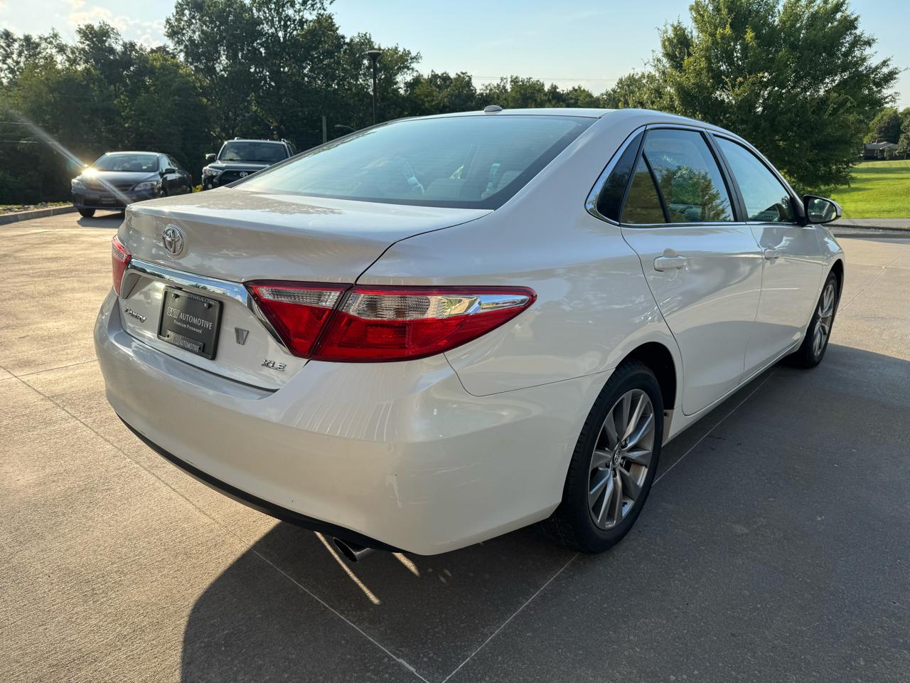Toyota Camry 4dr Sdn I4 Auto XLE (Natl) 2015