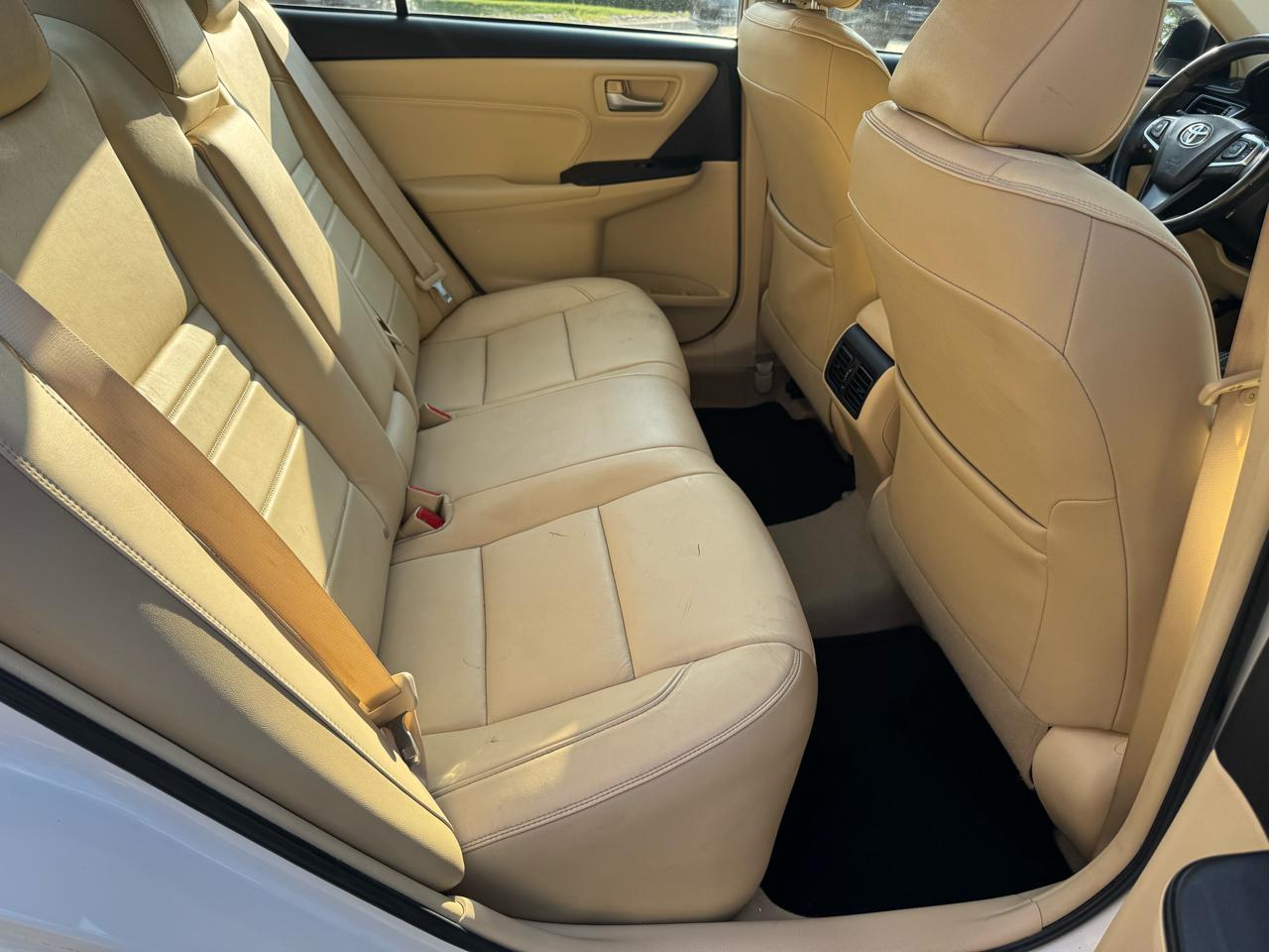 Toyota Camry 4dr Sdn I4 Auto XLE (Natl) 2015